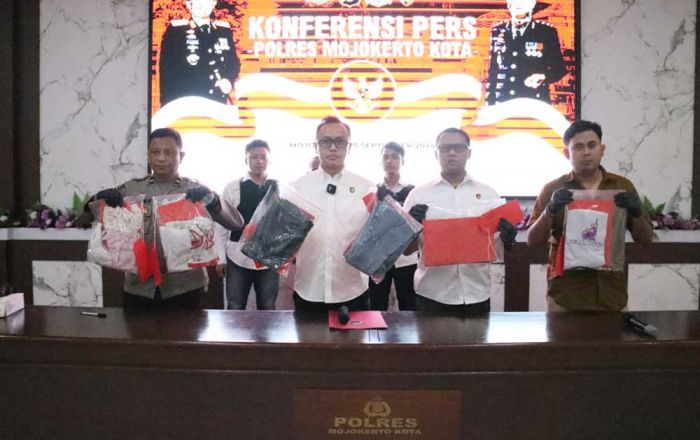 Ayah Tiri yang Tega Cabuli Anaknya Dibekuk Satreskrim Polres Mojokerto Kota Ayah Tiri yang Tega Cabuli Anaknya Dibekuk Satreskrim Polres Mojokerto Kota