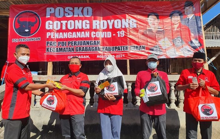 Bantu Masyarakat Terdampak Pandemi, Kader Banteng Tuban Perbanyak Posko Gotong Royong