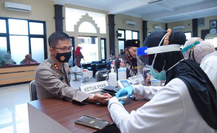 Peringati Hari Pahlawan, Polres Lamongan Gelar Baksos dan Pemeriksaan Kesehatan Peringati Hari Pahlawan, Polres Lamongan Gelar Baksos dan Pemeriksaan Kesehatan
