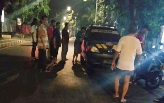 Satroni Rumah Dini Hari, Maling di Jalan Kartini Sidoarjo Ditangkap dan Ditelanjangi Warga