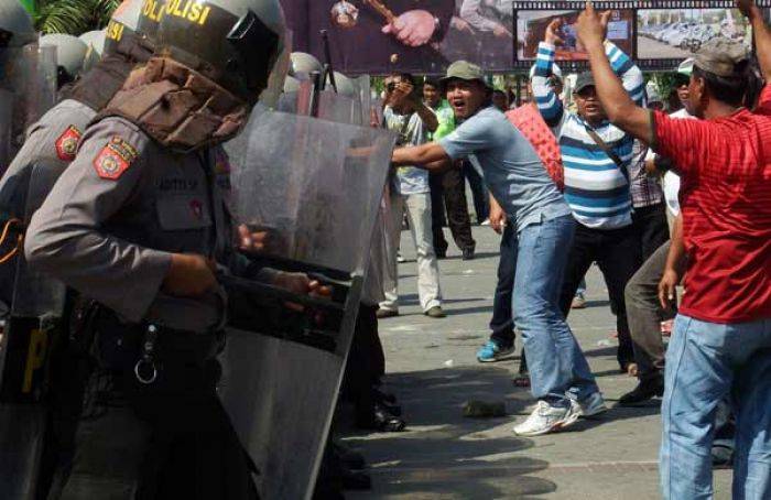 Ledakan Bom Warnai Simulasi Pengamanan Pilkada Lamongan Ledakan Bom Warnai Simulasi Pengamanan Pilkada Lamongan