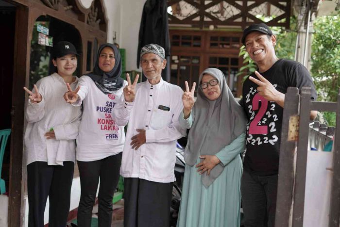 Blusukan ke Jamsaren, Paslon Fren Siap Kembangkan Makam Gus Lik Jadi Destinasi Wisata Religi Blusukan ke Jamsaren, Paslon Fren Siap Kembangkan Makam Gus Lik Jadi Destinasi Wisata Religi