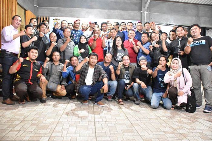Cangkrukan Bareng Wartawan, Kapolresta Sidoarjo Perkuat Sinergitas Media Cangkrukan Bareng Wartawan, Kapolresta Sidoarjo Perkuat Sinergitas Media