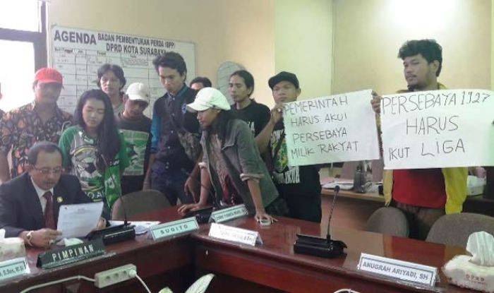 Minta Persebaya 1927 Diakui, Bonek Geruduk Dewan Minta Persebaya 1927 Diakui, Bonek Geruduk Dewan