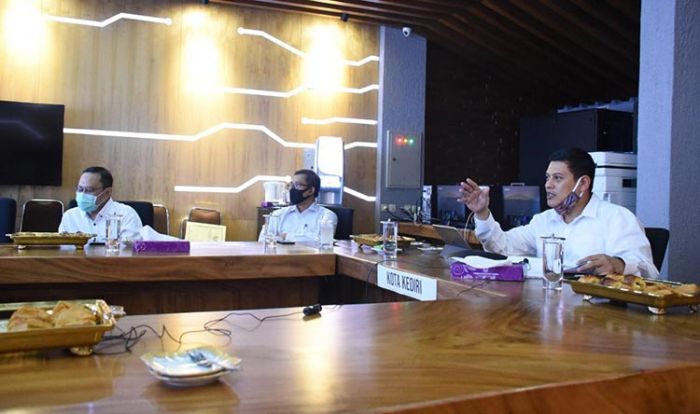 Melalui Webinar, Wali Kota Paparkan Persiapan Menuju New Normal pada Mahasiswa IAIN Kediri Melalui Webinar, Wali Kota Paparkan Persiapan Menuju New Normal pada Mahasiswa IAIN Kediri