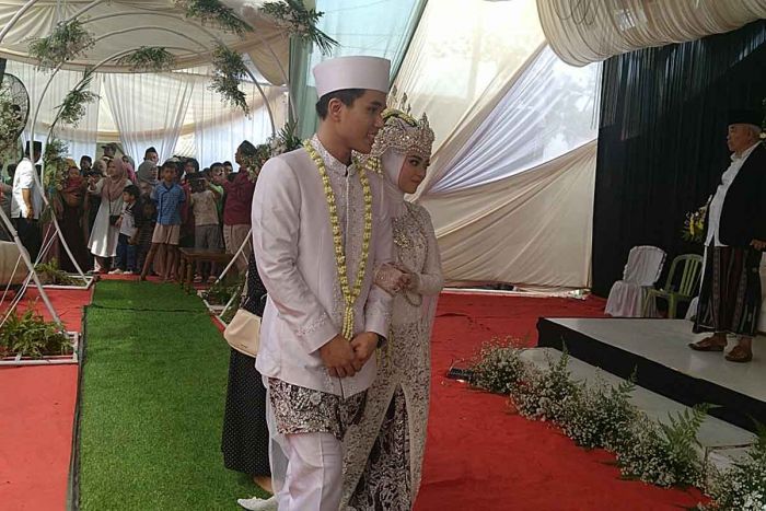 Ini Cara Kiai Asep-Nyai Fadhilah Ambil Menantu, Bukan Berdasar Kekayaan, Keturunan, Status Sosial Ini Cara Kiai Asep-Nyai Fadhilah Ambil Menantu, Bukan Berdasar Kekayaan, Keturunan, Status Sosial