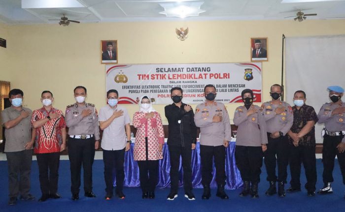 Cek Efektivitas ETLE, Tim Peneliti STIK Lemdiklat Polri Kunjungi Polres Madiun Kota Cek Efektivitas ETLE, Tim Peneliti STIK Lemdiklat Polri Kunjungi Polres Madiun Kota