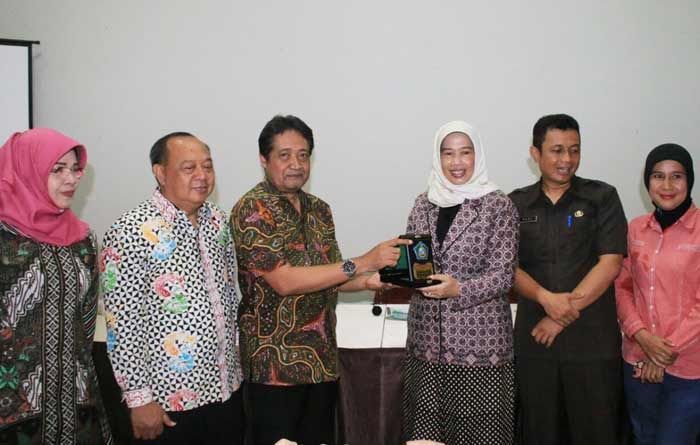 Sidoarjo Belajar dari Bandung Barat, Raih Daerah Otonomi Terbaik saat Usia 10 Tahun Sidoarjo Belajar dari Bandung Barat, Raih Daerah Otonomi Terbaik saat Usia 10 Tahun