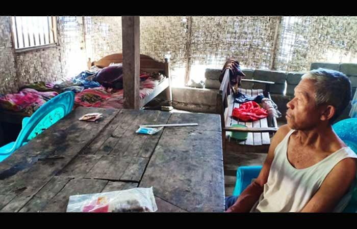 Satu Keluarga di Garum Blitar Tinggal di Gubuk Reyot, Bantuan Terganjal Regulasi