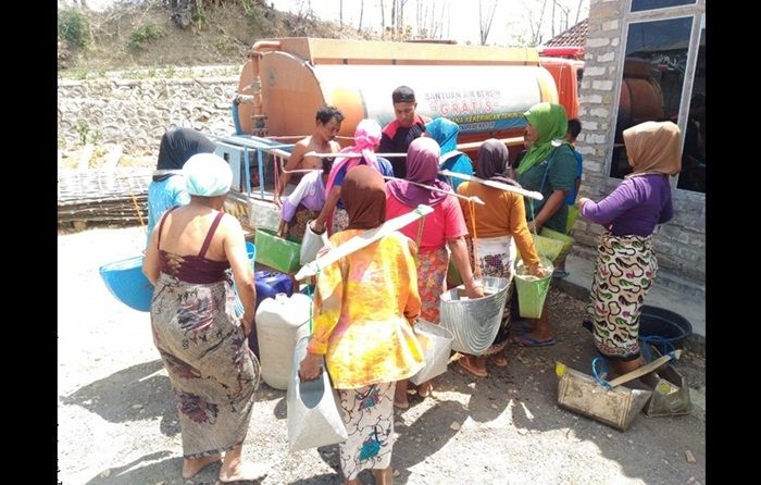 310 Dusun Kekeringan, BPBD Pamekasan Dropping Air 8 Armada Tiap Hari 310 Dusun Kekeringan, BPBD Pamekasan Dropping Air 8 Armada Tiap Hari