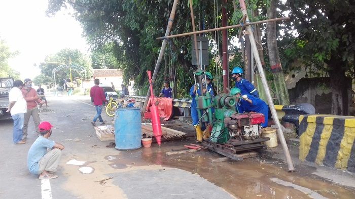 Sedang Dibangun, Jembatan Bailey di Kedungasem Probolinggo Miliki Kapasitas 10 Ton Sedang Dibangun, Jembatan Bailey di Kedungasem Probolinggo Miliki Kapasitas 10 Ton