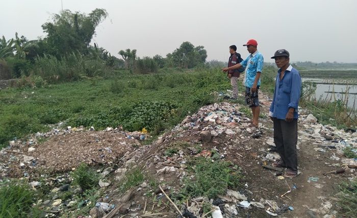 lmbas Limbah Dibuang ke Sungai Wrati, Warga Kedungringin Sampai Beli Air Isi Ulang untuk Minum