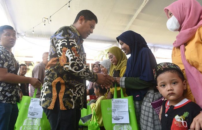 Tinjau Bantuan Pangan Stunting, Wali Kota Kediri Ingatkan Beri Makanan Bergizi Seimbang pada Anak