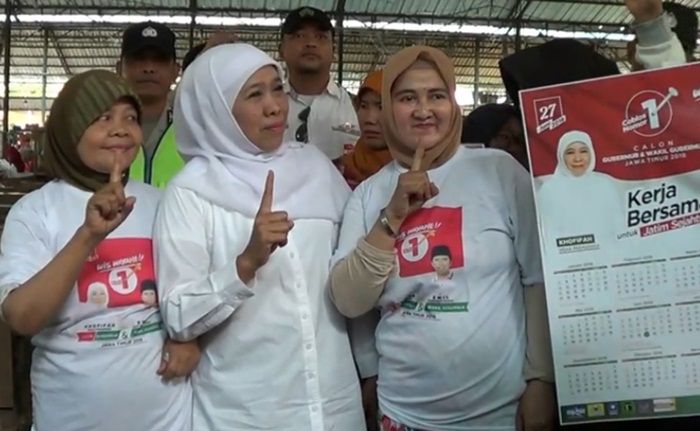 Sapa Pedagang Pasar Madyopuro Malang, Khofifah Tawarkan KUR Sapa Pedagang Pasar Madyopuro Malang, Khofifah Tawarkan KUR