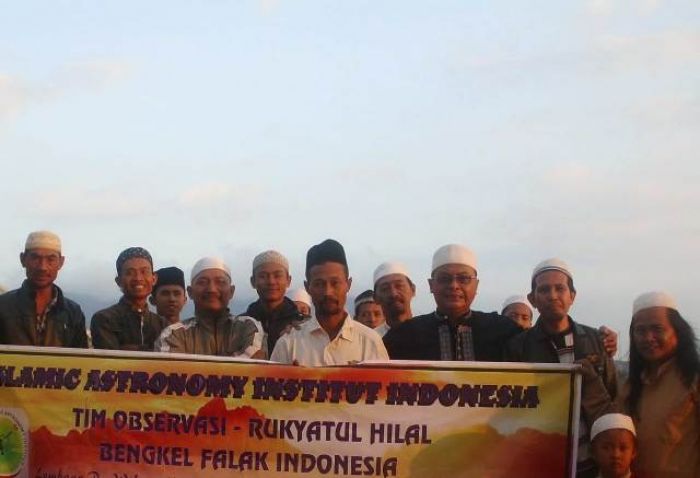 Tim Rukyat NU Jember, Gresik, dan Lamongan Melihat Hilal Tim Rukyat NU Jember, Gresik, dan Lamongan Melihat Hilal