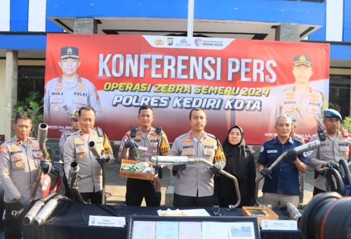 Hasil Operasi Zebra Semeru 2024, Polres Kediri Kota Tindak Ribuan Pelanggar dan Knalpot Brong Hasil Operasi Zebra Semeru 2024, Polres Kediri Kota Tindak Ribuan Pelanggar dan Knalpot Brong