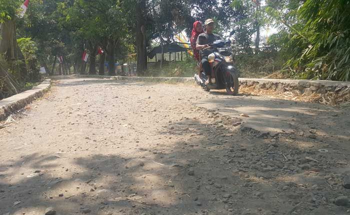 Tunggu 8 Tahun, Jalan Krengi Rembang Akhirnya segera Diperbaiki Tunggu 8 Tahun, Jalan Krengi Rembang Akhirnya segera Diperbaiki