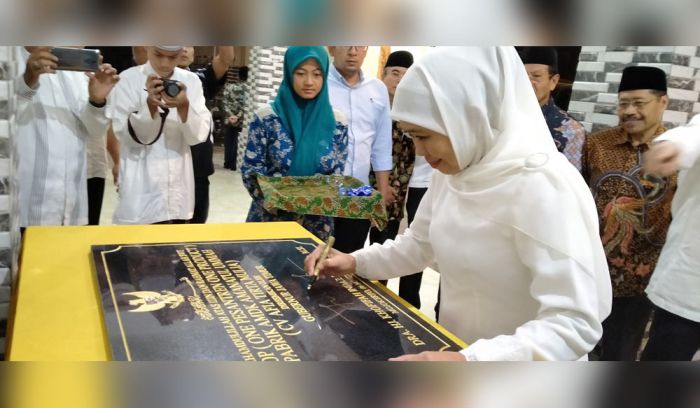 Pukul 11 Malam, Gubernur Khofifah Masih Resmikan OPOP PP Amanatul Ummah Pukul 11 Malam, Gubernur Khofifah Masih Resmikan OPOP PP Amanatul Ummah