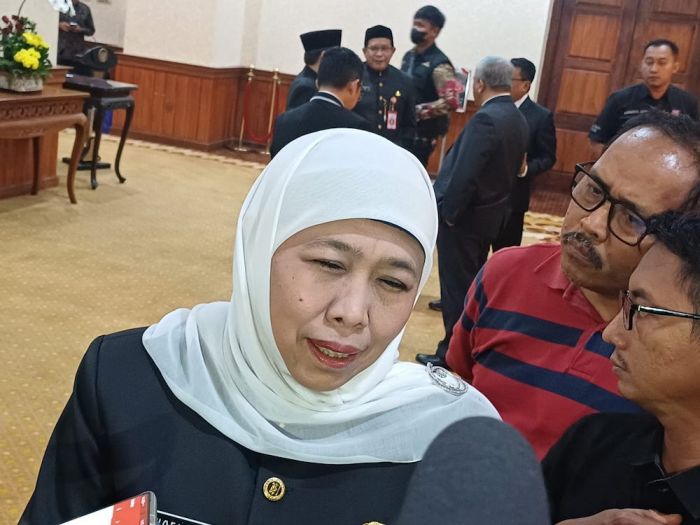 Gugatan Emil Dardak Dikabulkan MK, Gubernur Khofifah Akui Ditelepon Sekjen Kemendagri Gugatan Emil Dardak Dikabulkan MK, Gubernur Khofifah Akui Ditelepon Sekjen Kemendagri