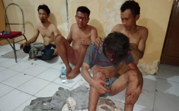 Ketahuan Warga, Empat Pelaku Komplotan Pencuri Kabel di Sidoarjo Nyonyor Dimassa