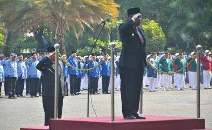 Upacara Peringatan Hari Pahlawan Pemkab Gresik: Jiwa Pahlawan Harus Terpatri di Jiwa Pemuda Upacara Peringatan Hari Pahlawan Pemkab Gresik: Jiwa Pahlawan Harus Terpatri di Jiwa Pemuda