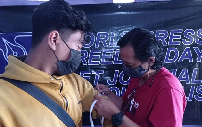 Hari Kebebasan Pers Sedunia 2021, AJI Kediri: Biarkan Jurnalis Bekerja Tanpa Ancaman dan Kekerasan Hari Kebebasan Pers Sedunia 2021, AJI Kediri: Biarkan Jurnalis Bekerja Tanpa Ancaman dan Kekerasan