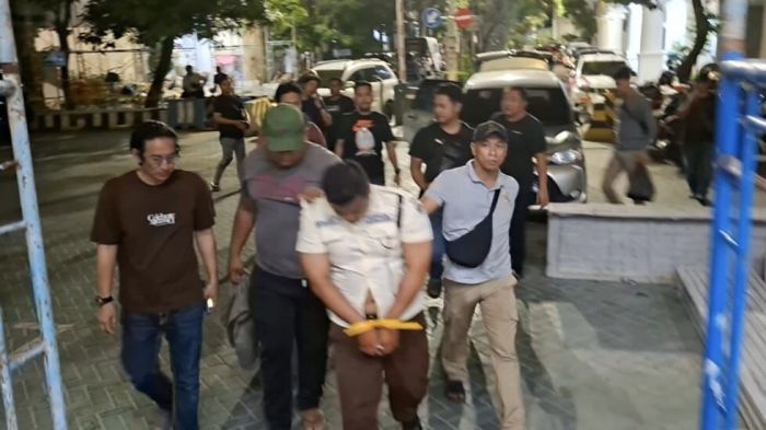 Terungkap! Diduga Gelapkan Uang Pinjol Jadi Motif Penusukan Satpam di Graha DST Surabaya