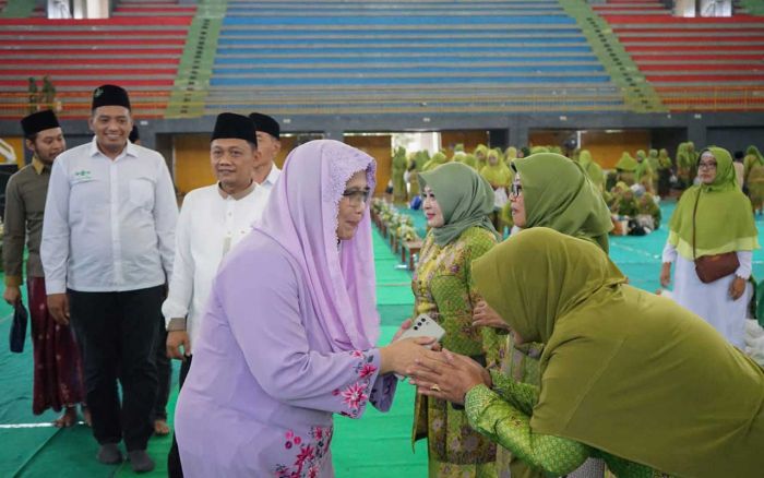 Hadiri Harlah ke-78 Muslimat NU, Pj Wali Kota Kediri Singgung Soal Peran Perempuan Hadiri Harlah ke-78 Muslimat NU, Pj Wali Kota Kediri Singgung Soal Peran Perempuan