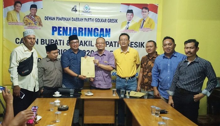 Ketua PPP Gresik Ambil Formulir Bacabup di Golkar Ketua PPP Gresik Ambil Formulir Bacabup di Golkar