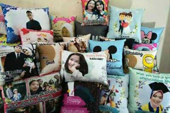 Bantal Wajah Kostum Raih Omzet Rp 50-70 Juta per Bulan Bantal Wajah Kostum Raih Omzet Rp 50-70 Juta per Bulan