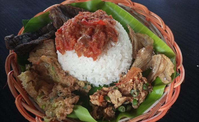 Nikmatnya Sego Sambel Wak Kabul, Bisa Pilih Lauk Sesuai Selera, Harga Ramah di Kantong Nikmatnya Sego Sambel Wak Kabul, Bisa Pilih Lauk Sesuai Selera, Harga Ramah di Kantong