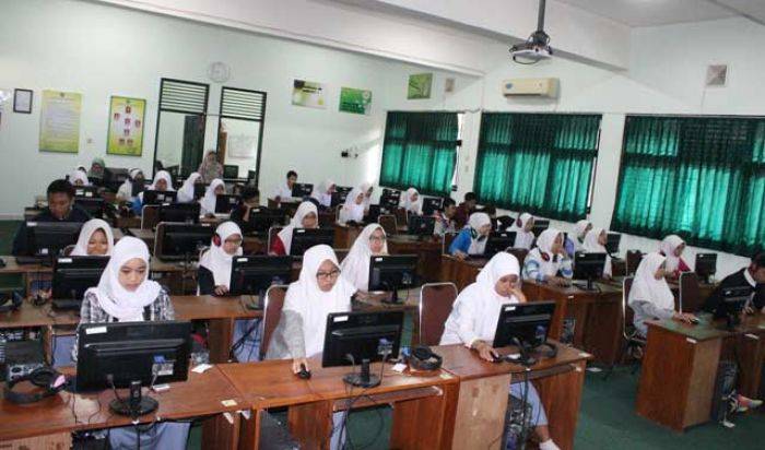 27 Sekolah di Lamongan Siap Laksanakan UNBK 27 Sekolah di Lamongan Siap Laksanakan UNBK