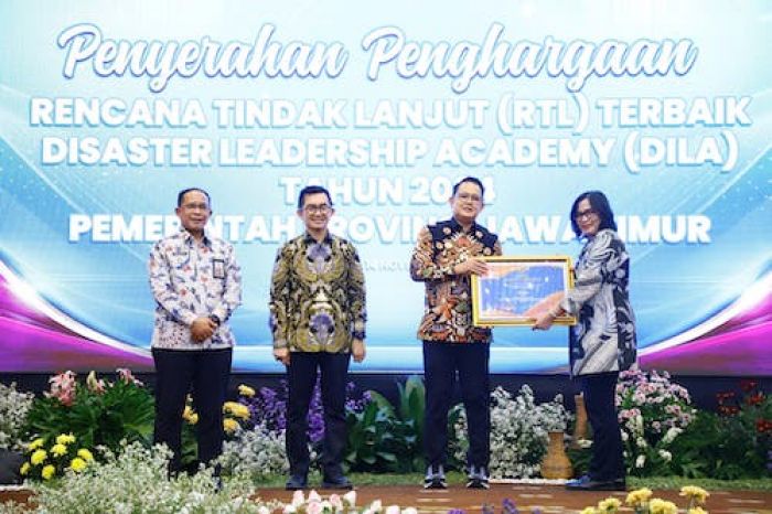 Tutup PKN II BPSDM Jatim, Pj Gubernur Adhy Apresiasi Inovasi Terbaik dan Minta Jadi Agent of Change Tutup PKN II BPSDM Jatim, Pj Gubernur Adhy Apresiasi Inovasi Terbaik dan Minta Jadi Agent of Change