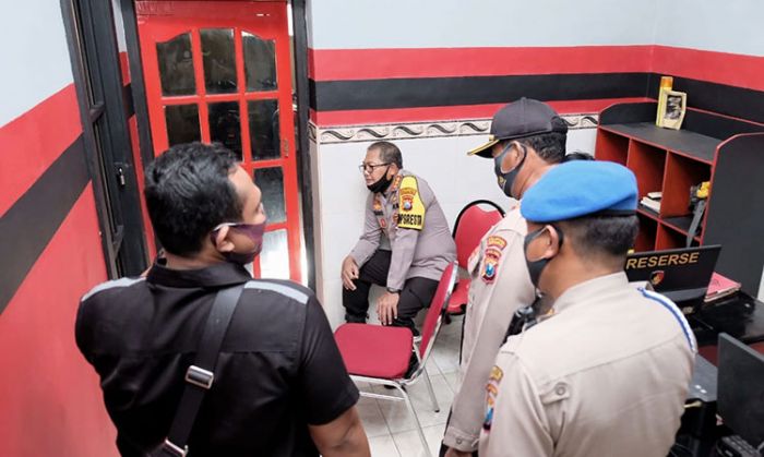 Ada Perasaan Kecewa, Tersangka Pembakaran Mobil Via Vallen Mengaku dalam Kondisi Mabuk Ada Perasaan Kecewa, Tersangka Pembakaran Mobil Via Vallen Mengaku dalam Kondisi Mabuk