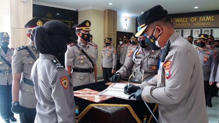 Tiga Kapolsek di Polresta Sidoarjo Dimutasi Tiga Kapolsek di Polresta Sidoarjo Dimutasi