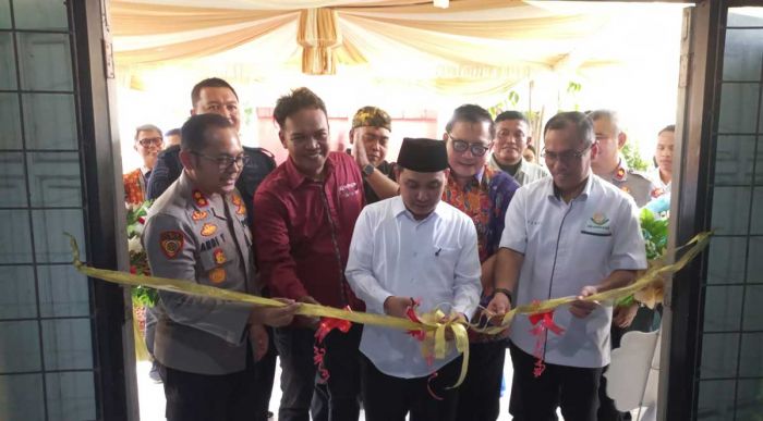 Bupati Mojokerto Resmikan Media Center untuk Wartawan