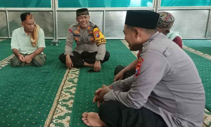 Melalui Pakdhe Eling, Kapolsek Kemlagi Mojokerto Giatkan Partisipasi ke Masjid