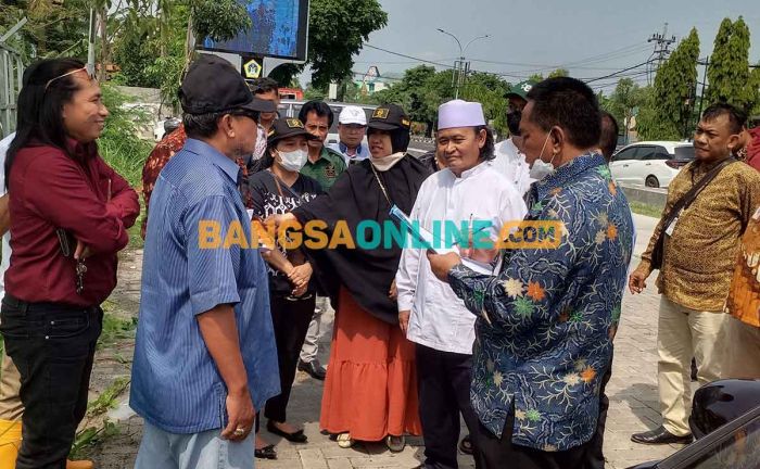 Gugatan Perdata Abah Fathoni soal Tanah di ABR dan Bunder, PN Gresik Gelar Sidang PS Gugatan Perdata Abah Fathoni soal Tanah di ABR dan Bunder, PN Gresik Gelar Sidang PS