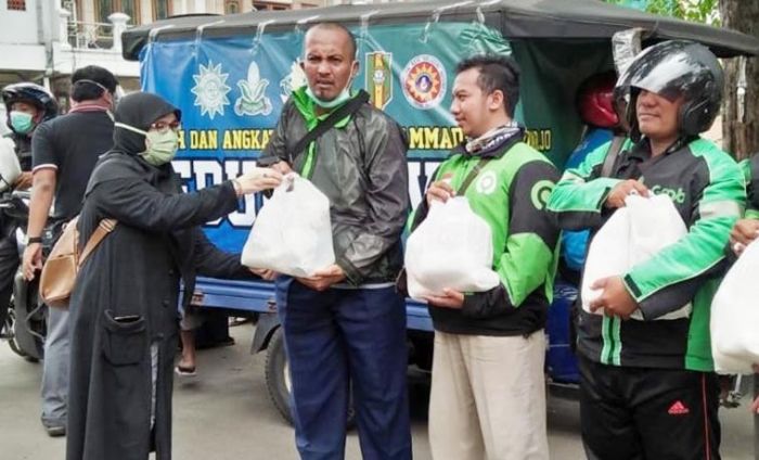 Jelang PSBB, Aisyiyah Sidoarjo Bagikan 3.600 Sembako Covid-19 Jelang PSBB, Aisyiyah Sidoarjo Bagikan 3.600 Sembako Covid-19