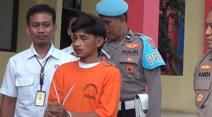 2 Maling di Bangkalan Kepergok akan Gondol Motor Warga, Satu Bonyok Dihajar Massa, Sisanya Kabur 2 Maling di Bangkalan Kepergok akan Gondol Motor Warga, Satu Bonyok Dihajar Massa, Sisanya Kabur