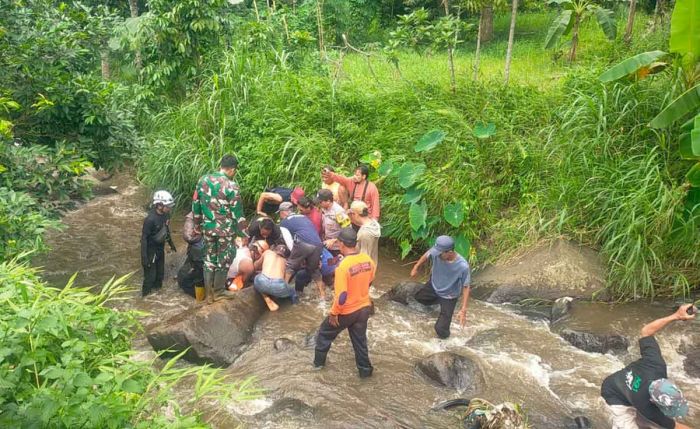 Dikabarkan Hilang, Bocah 4 Tahun Ditemukan Tewas di Sungai Dikabarkan Hilang, Bocah 4 Tahun Ditemukan Tewas di Sungai