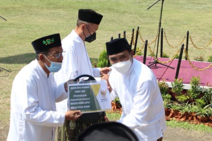 ​Pesantren Bayt Al-Hikmah Kota Pasuruan Gelar Peringatan HSN, Wakil Wali Kota Inspektur Upacara