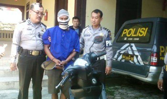 Curi Motor di Bojonegoro, Pria Asal Lampung Babak Belur Dihajar Warga Curi Motor di Bojonegoro, Pria Asal Lampung Babak Belur Dihajar Warga