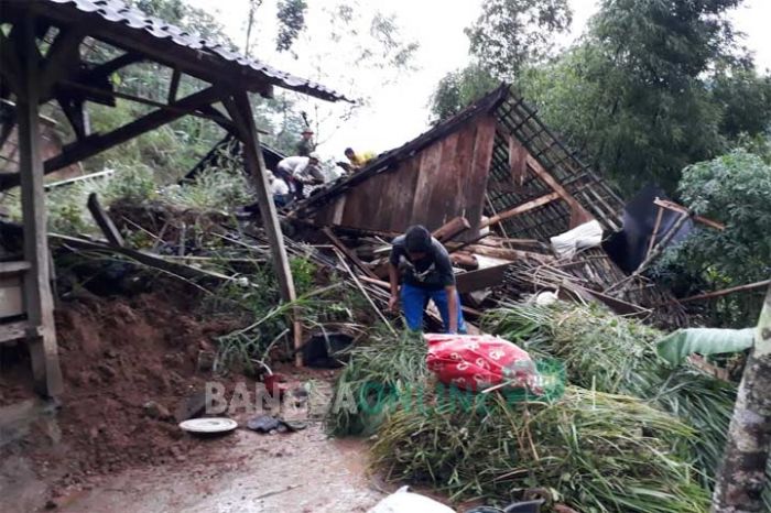 Longsor Rusak Tiga Rumah di Gandusari Blitar Longsor Rusak Tiga Rumah di Gandusari Blitar