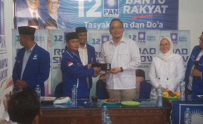 Asluchul Alif Jadi Orang Pertama yang Daftar Bacabup di PAN Gresik Asluchul Alif Jadi Orang Pertama yang Daftar Bacabup di PAN Gresik