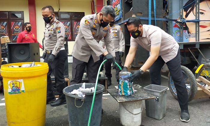 Selama Operasi Ketupat Semeru 2021, Polisi di Blitar Sita Ratusan Petasan dan Puluhan Sound System