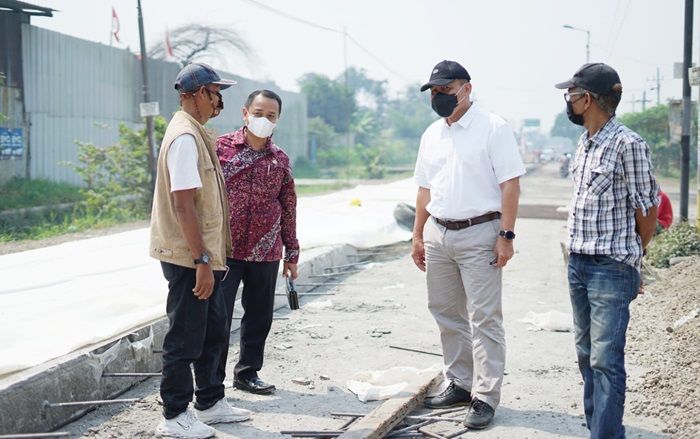 BHS Minta Sebagian Jalan di Sidoarjo Tetap Pakai Aspal BHS Minta Sebagian Jalan di Sidoarjo Tetap Pakai Aspal