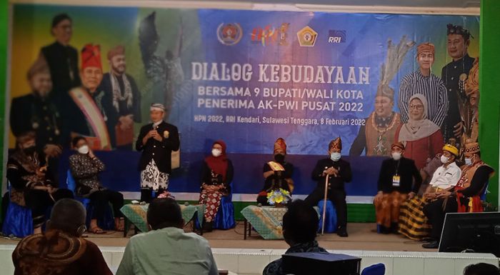 HPN 2022, Bupati Lamongan Terima Penghargaan dari PWI HPN 2022, Bupati Lamongan Terima Penghargaan dari PWI