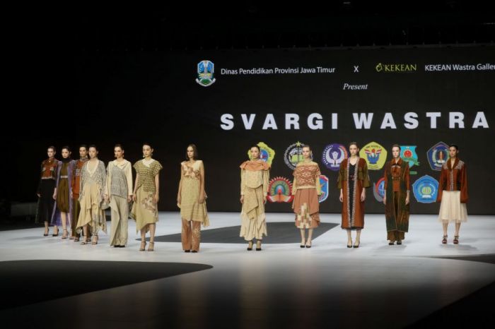 Gubernur Khofifah Apresiasi Murid SMK Jatim yang Tembus Panggung Fashion Dunia Gubernur Khofifah Apresiasi Murid SMK Jatim yang Tembus Panggung Fashion Dunia