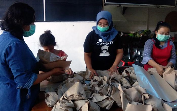 Warga Isoman di Kota Kediri Dapat Makanan Gratis Warga Isoman di Kota Kediri Dapat Makanan Gratis